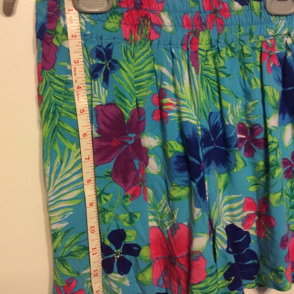 Vintage look, high waist tropical shorts - Picture 4 of 4
